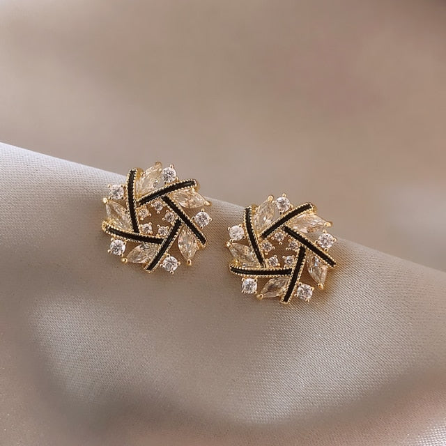 Exquisite And Elegant Fashion Earrings