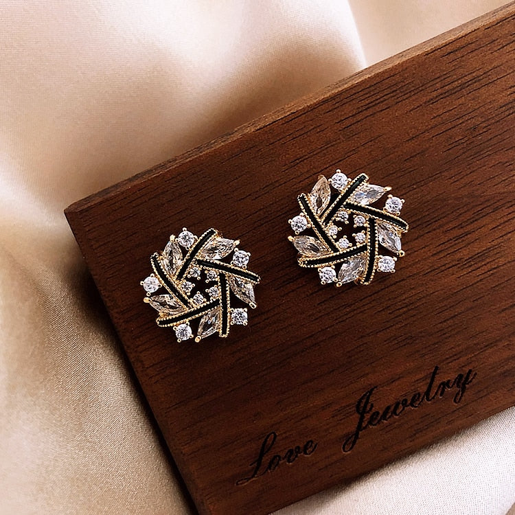 Exquisite And Elegant Fashion Earrings